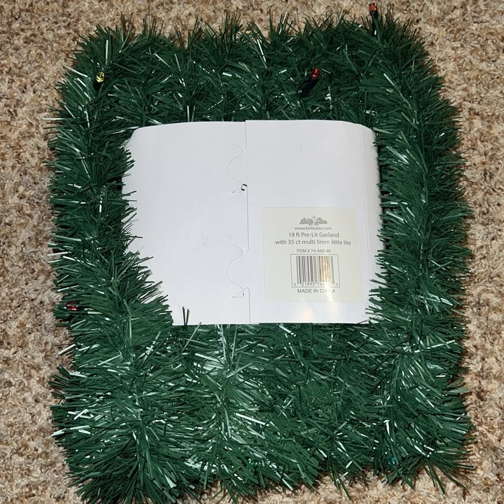 Brite Star Battery Operated 35 Lt 18 ft Little lite LED Lighted Pine Garland